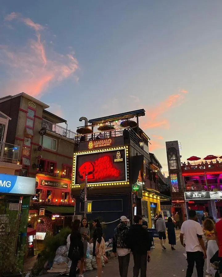 Artravel Myeongdong Hostel Seoul